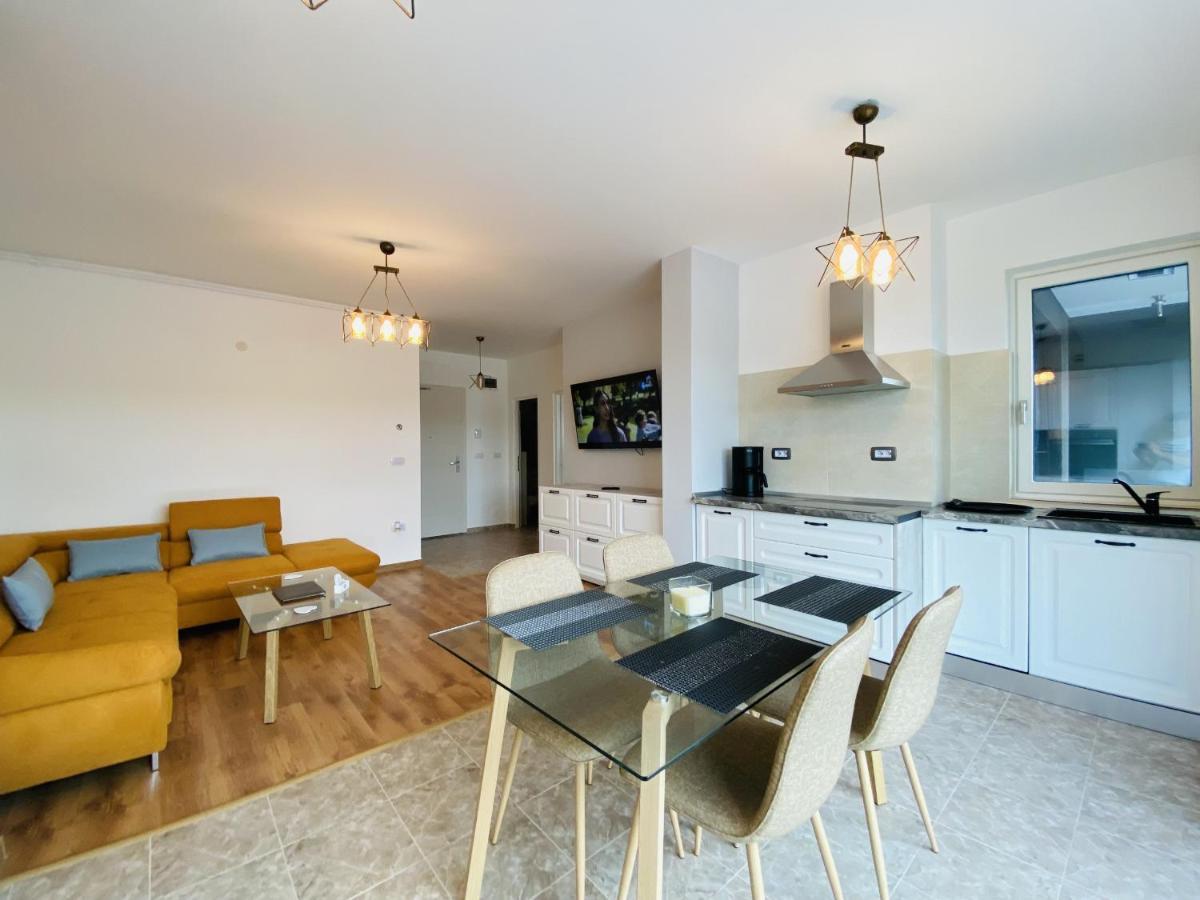 קלוז'-נאפוקה Deluxe Apartment With Balcony And Private Parking In Colvmna Residence מראה חיצוני תמונה